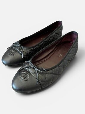 CHANEL Quilted Leather Cap Toe Designer Ballet Flats